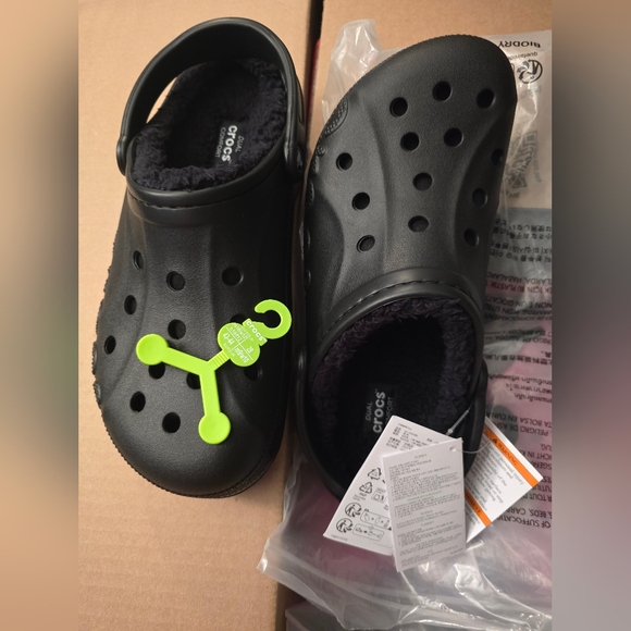 CROCS Women' Black Slippers - Picture 4 of 4